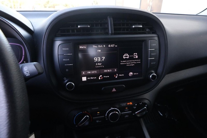 Kia Soul Vehicle Full-screen Gallery Image 14