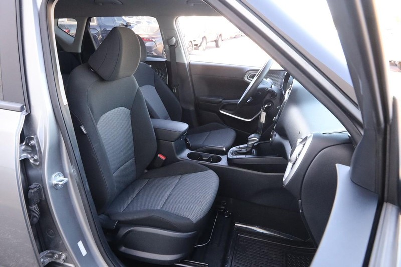 Kia Soul Vehicle Full-screen Gallery Image 23