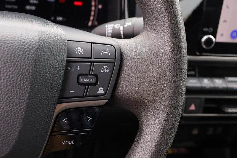 Toyota Camry Vehicle Full-screen Gallery Image 12