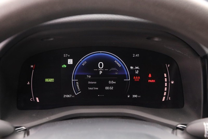 Toyota Camry Vehicle Full-screen Gallery Image 13