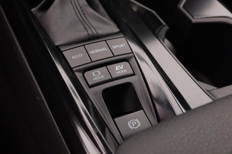 Toyota Camry Vehicle Full-screen Gallery Image 18