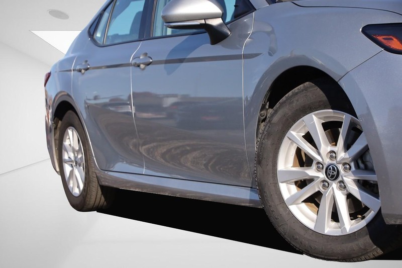 Toyota Camry Vehicle Image 03