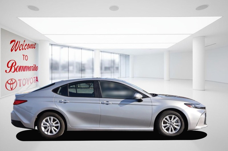 Toyota Camry Vehicle Image 05
