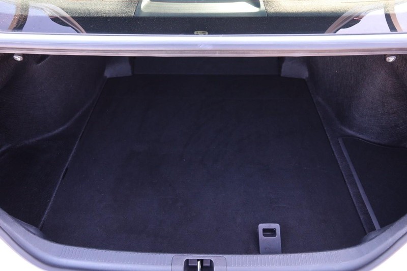 Toyota Camry Vehicle Image 07