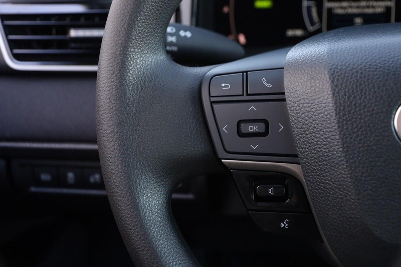 Toyota Camry Vehicle Image 11