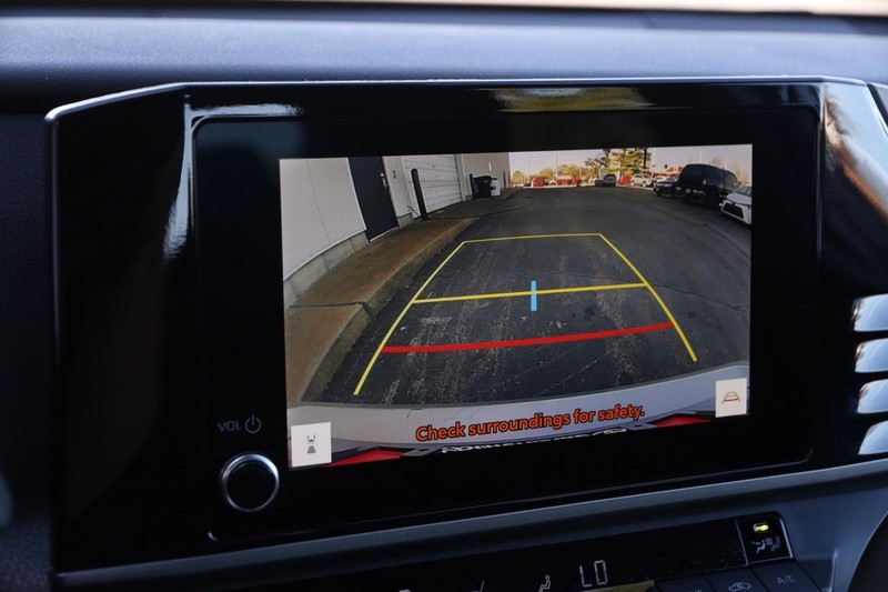 Toyota Camry Vehicle Image 16