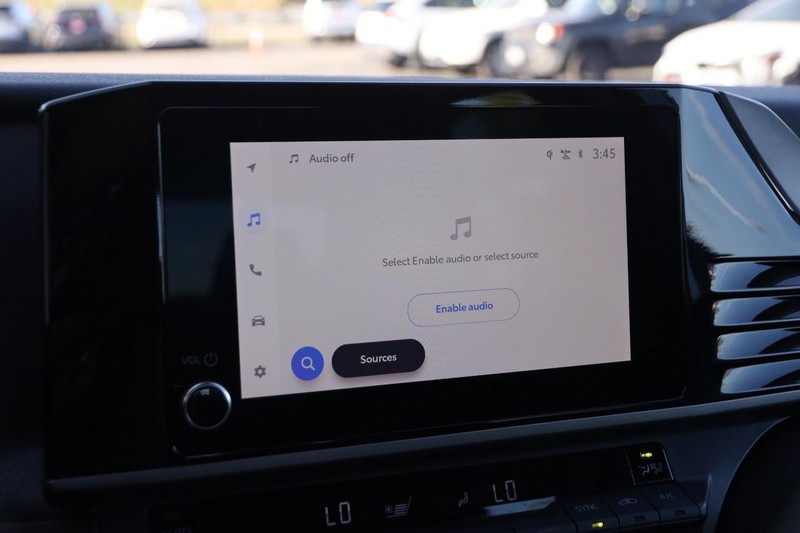 Toyota Camry Vehicle Image 17