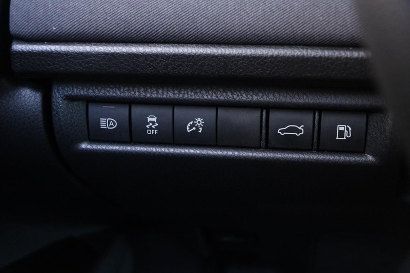 Toyota Camry Vehicle Image 21