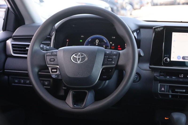 Toyota Camry Vehicle Image 24