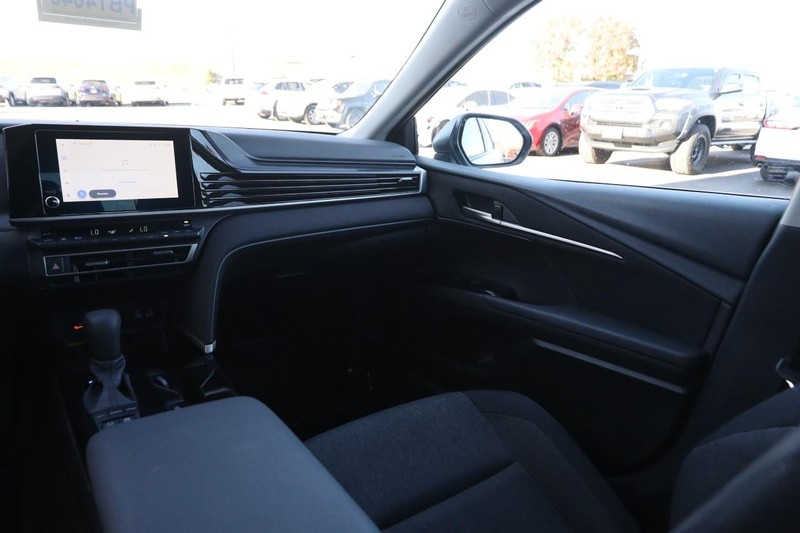 Toyota Camry Vehicle Image 26