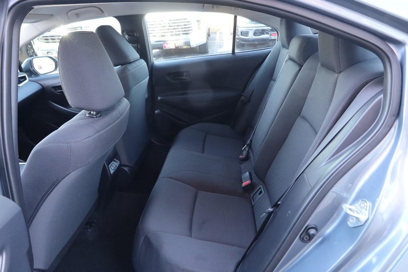 Toyota Corolla Vehicle Full-screen Gallery Image 9