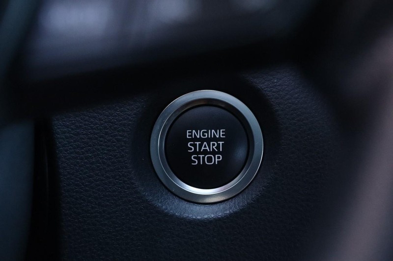 Toyota Corolla Vehicle Full-screen Gallery Image 14