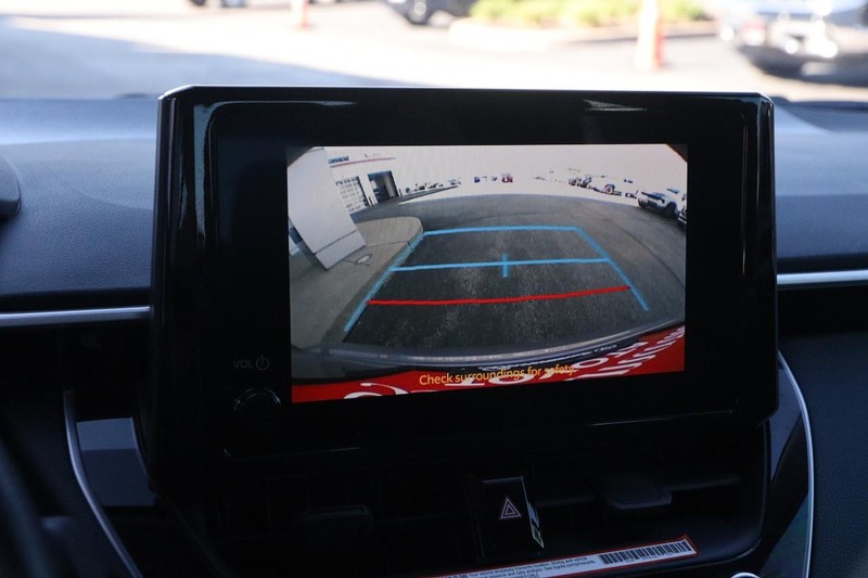 Toyota Corolla Vehicle Full-screen Gallery Image 16