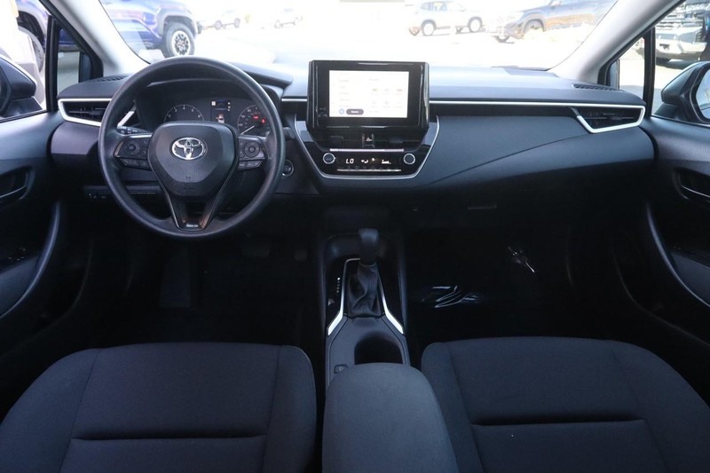 Toyota Corolla Vehicle Full-screen Gallery Image 18