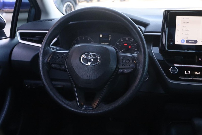 Toyota Corolla Vehicle Full-screen Gallery Image 20