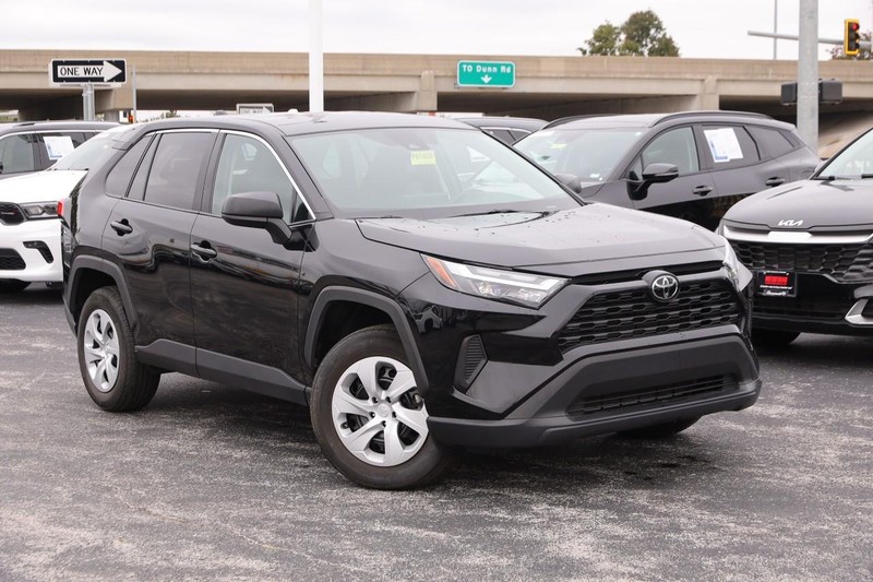 Toyota RAV4 Vehicle Full-screen Gallery Image 2