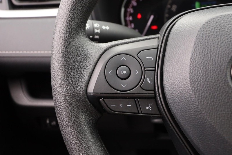 Toyota RAV4 Vehicle Full-screen Gallery Image 11