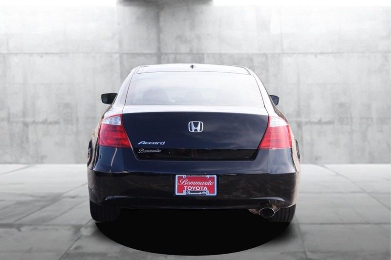 Honda Accord Coupe Vehicle Full-screen Gallery Image 06