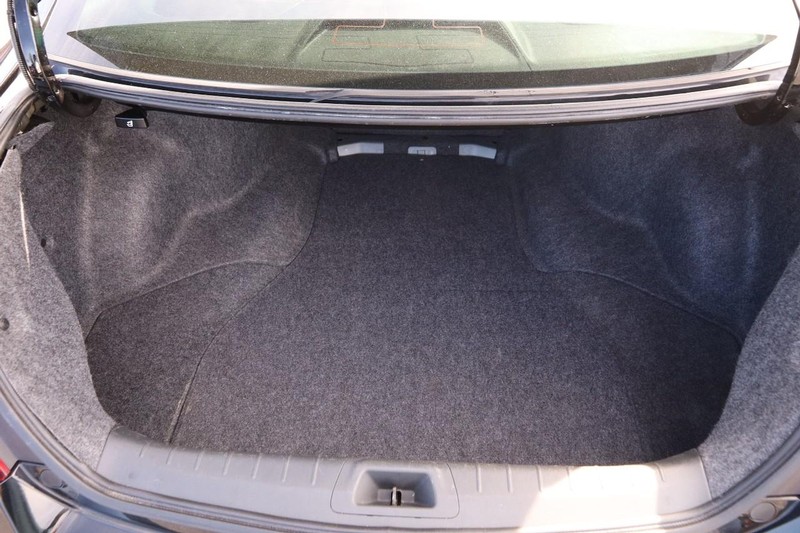 Honda Accord Coupe Vehicle Full-screen Gallery Image 07