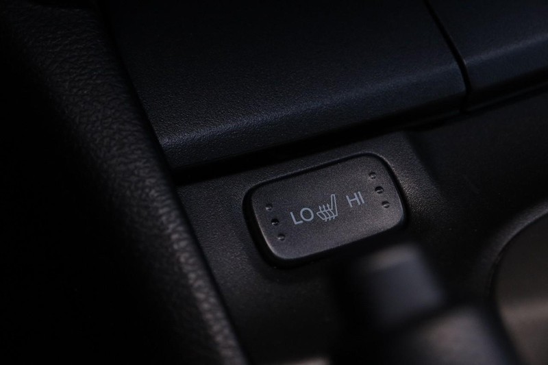 Honda Accord Coupe Vehicle Full-screen Gallery Image 18