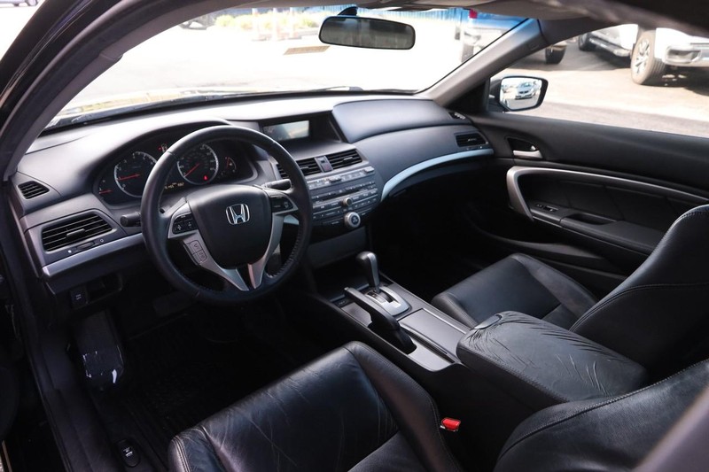 Honda Accord Coupe Vehicle Full-screen Gallery Image 19