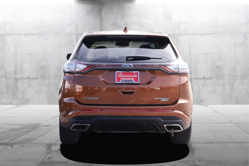 Ford Edge Vehicle Full-screen Gallery Image 06