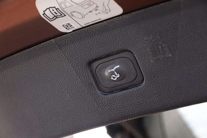 Ford Edge Vehicle Full-screen Gallery Image 08