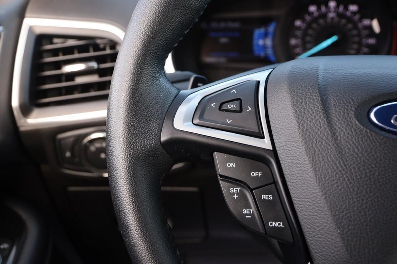 Ford Edge Vehicle Full-screen Gallery Image 13