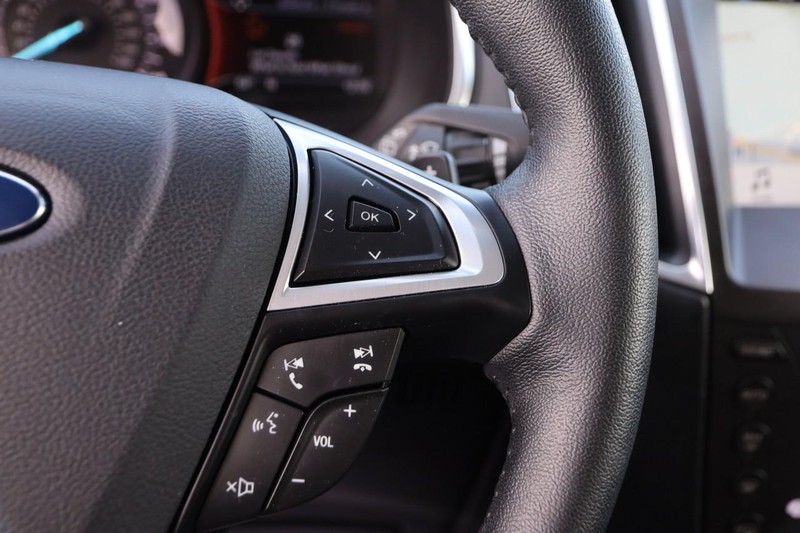 Ford Edge Vehicle Full-screen Gallery Image 14