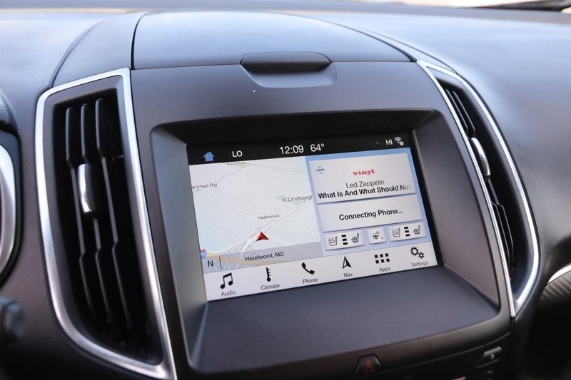 Ford Edge Vehicle Full-screen Gallery Image 17