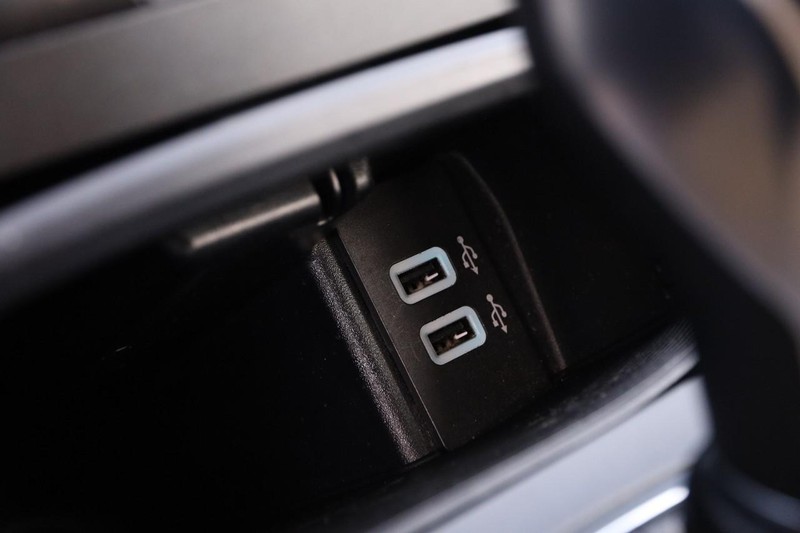 Ford Edge Vehicle Full-screen Gallery Image 21