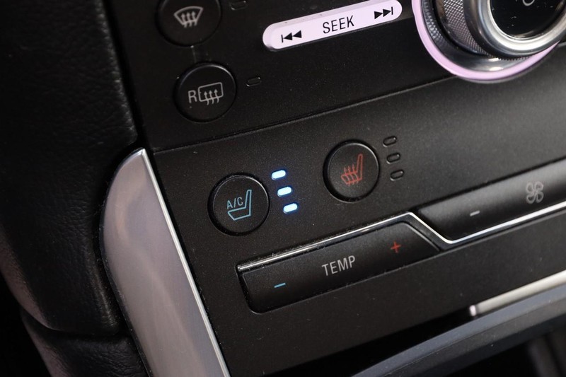 Ford Edge Vehicle Full-screen Gallery Image 22