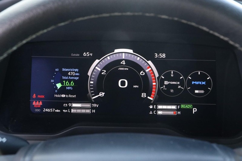 Toyota Tundra 4WD Vehicle Full-screen Gallery Image 14