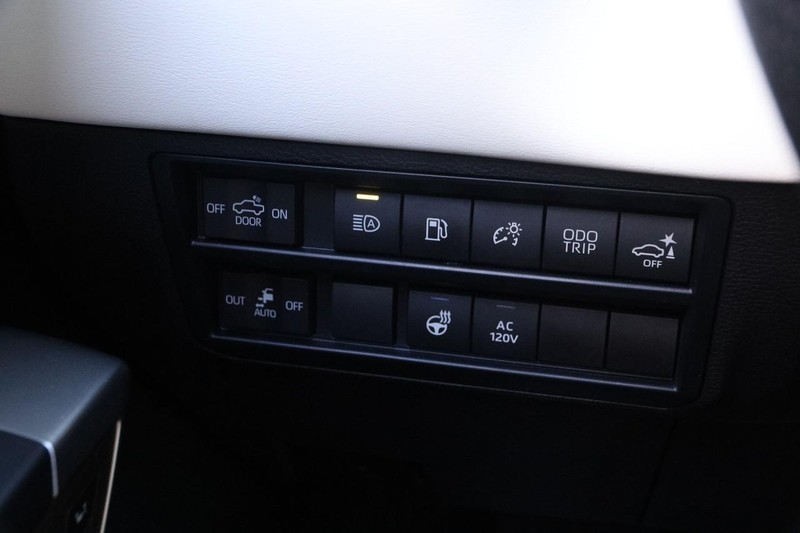 Toyota Tundra 4WD Vehicle Full-screen Gallery Image 21