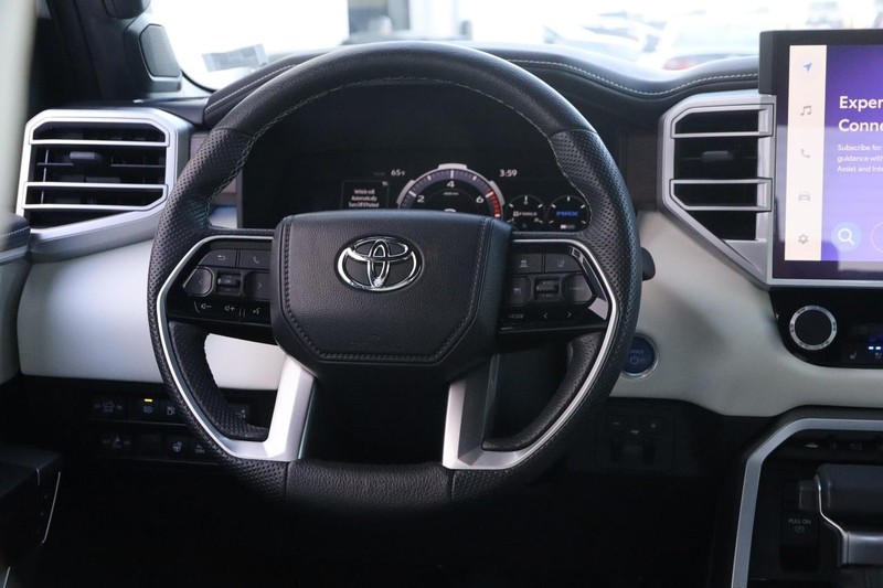 Toyota Tundra 4WD Vehicle Full-screen Gallery Image 24