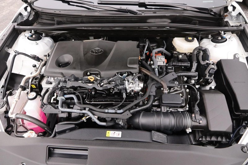 Toyota Camry Vehicle Full-screen Gallery Image 27