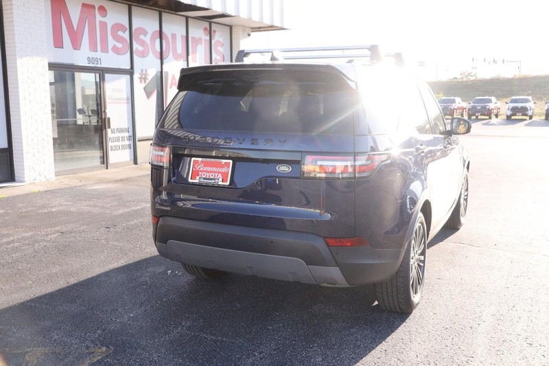 Land Rover Discovery Vehicle Full-screen Gallery Image 6