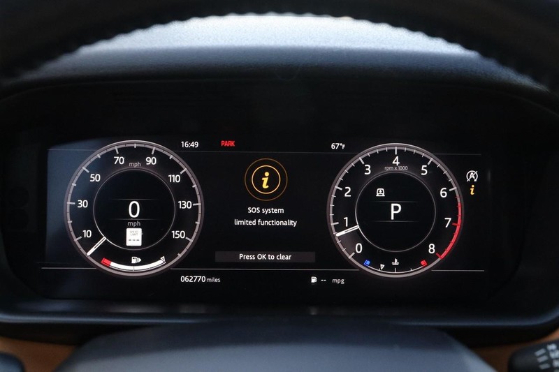 Land Rover Discovery Vehicle Full-screen Gallery Image 16