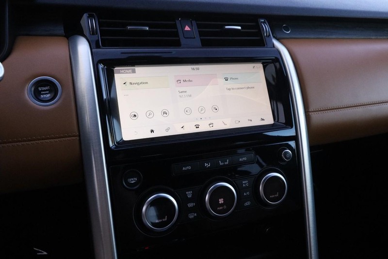 Land Rover Discovery Vehicle Full-screen Gallery Image 18