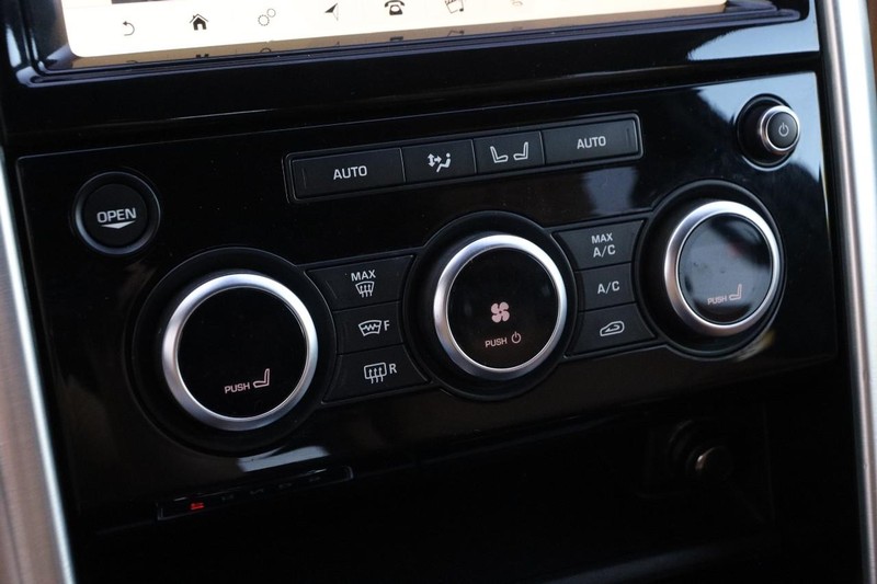 Land Rover Discovery Vehicle Full-screen Gallery Image 20