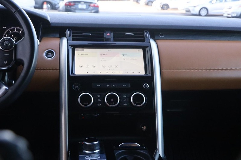 Land Rover Discovery Vehicle Full-screen Gallery Image 26