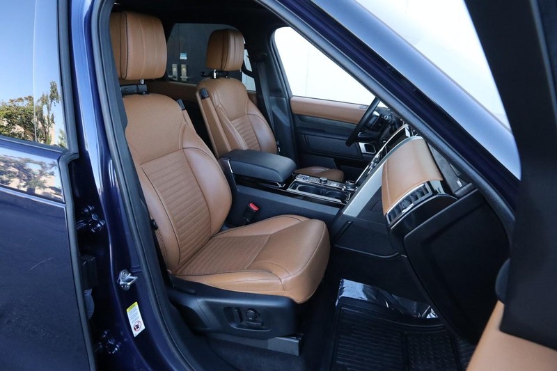 Land Rover Discovery Vehicle Full-screen Gallery Image 28