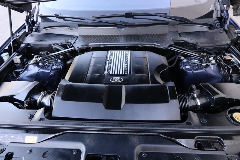 Land Rover Discovery Vehicle Full-screen Gallery Image 29