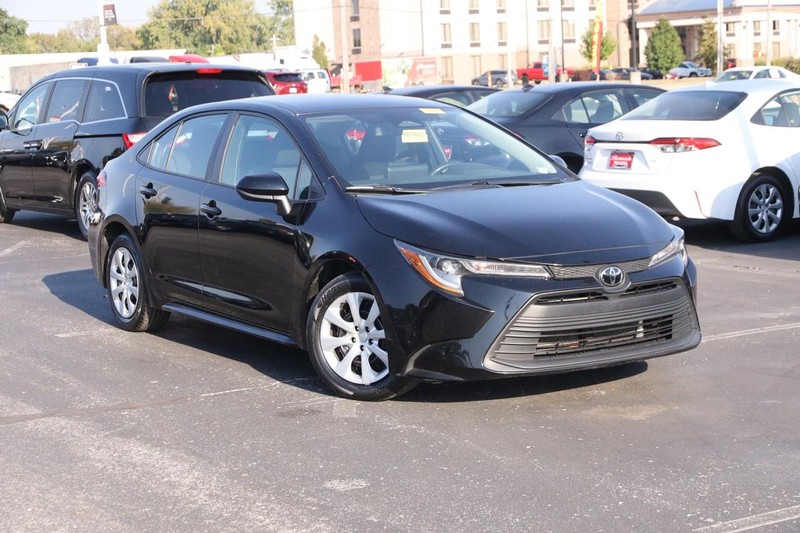 Toyota Corolla Vehicle Full-screen Gallery Image 2