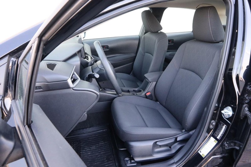 Toyota Corolla Vehicle Full-screen Gallery Image 8