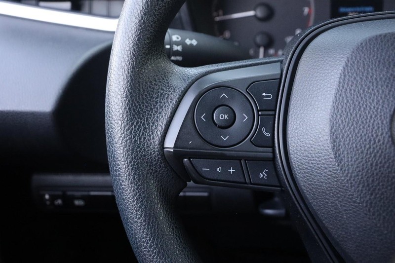 Toyota Corolla Vehicle Full-screen Gallery Image 11