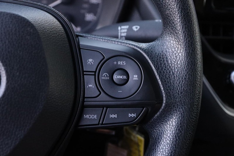 Toyota Corolla Vehicle Full-screen Gallery Image 12