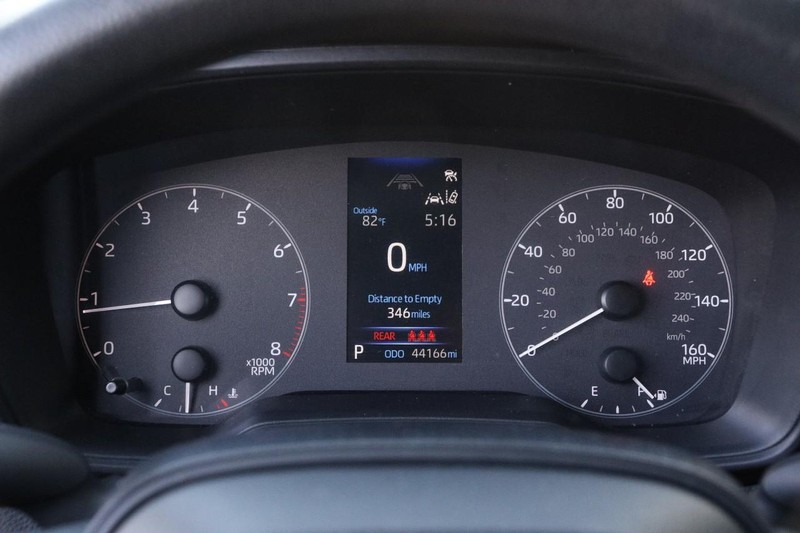 Toyota Corolla Vehicle Full-screen Gallery Image 13