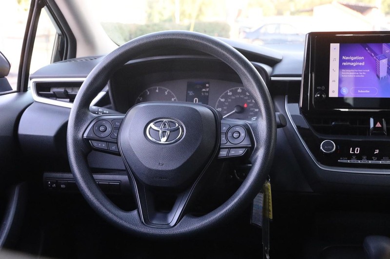Toyota Corolla Vehicle Full-screen Gallery Image 19