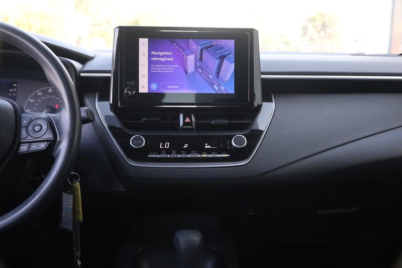 Toyota Corolla Vehicle Full-screen Gallery Image 20